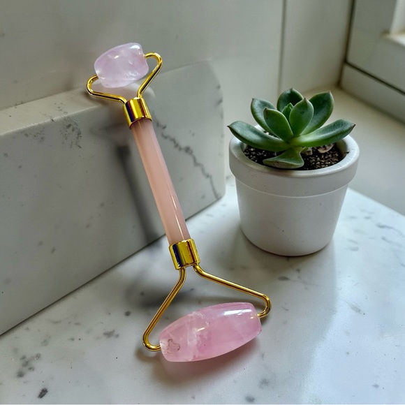 Source Unknown Other - Rose Quartz Facial Roller - Pink and Gold